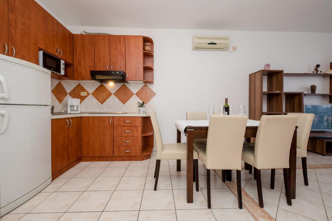 Apartments And Rooms By The Sea Supetarska Draga - Gornja, Rab - 11579 Eksteriør billede