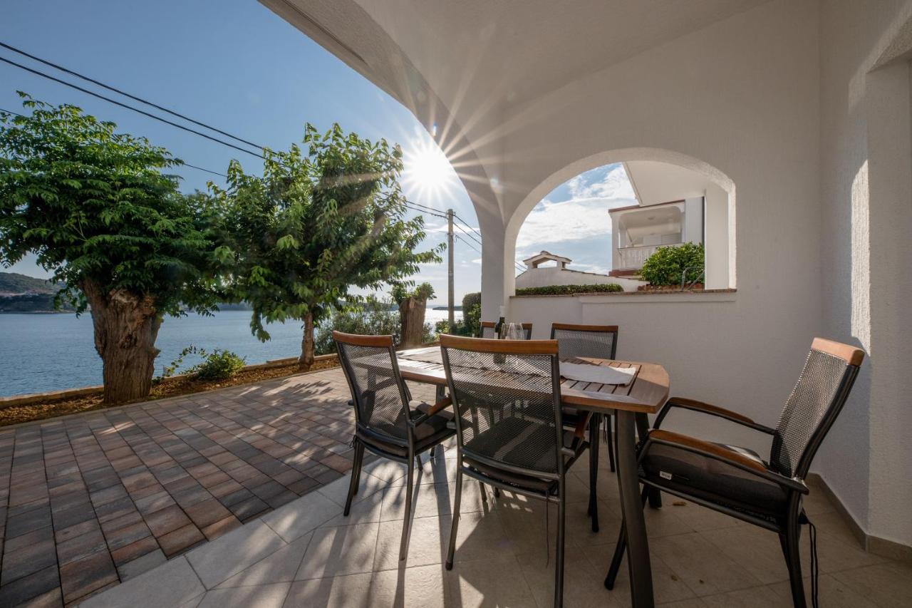 Apartments And Rooms By The Sea Supetarska Draga - Gornja, Rab - 11579 Eksteriør billede