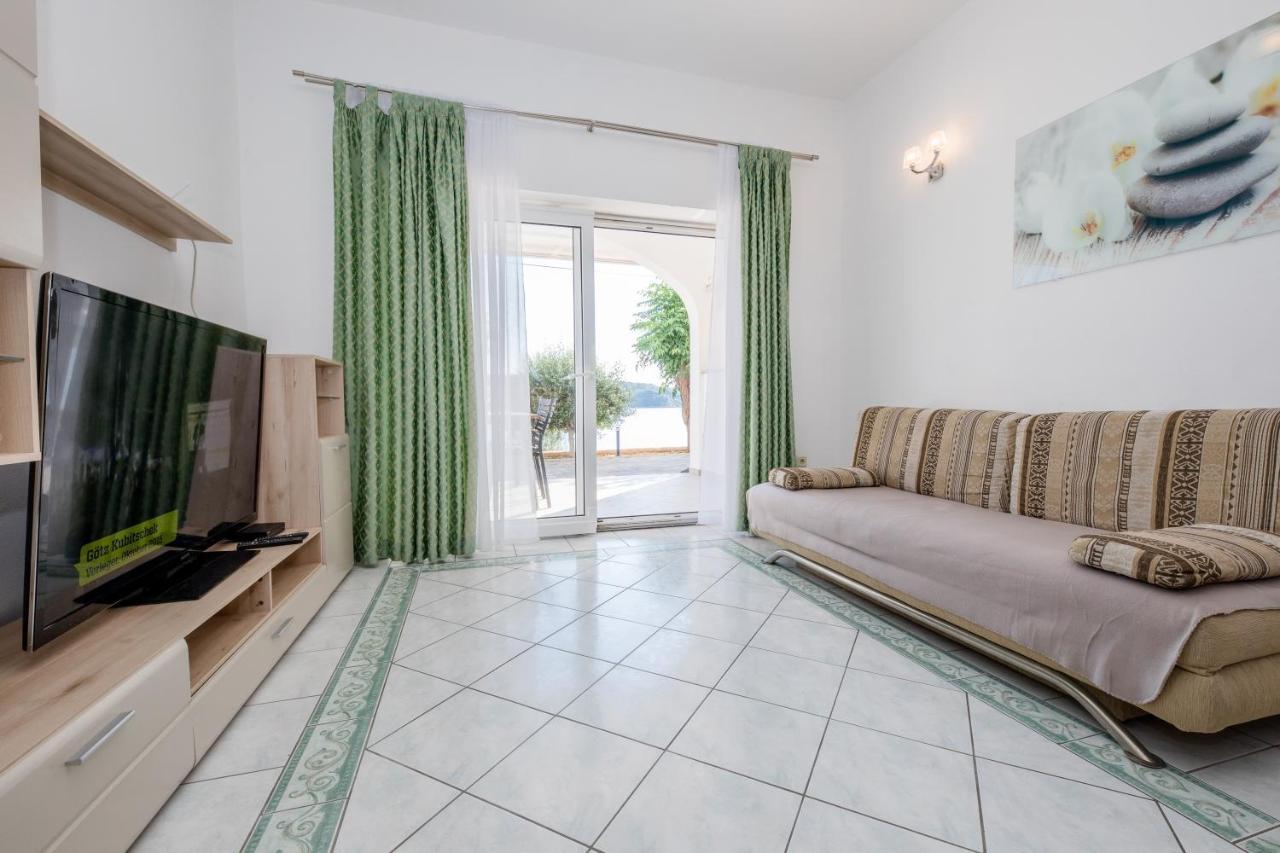 Apartments And Rooms By The Sea Supetarska Draga - Gornja, Rab - 11579 Eksteriør billede