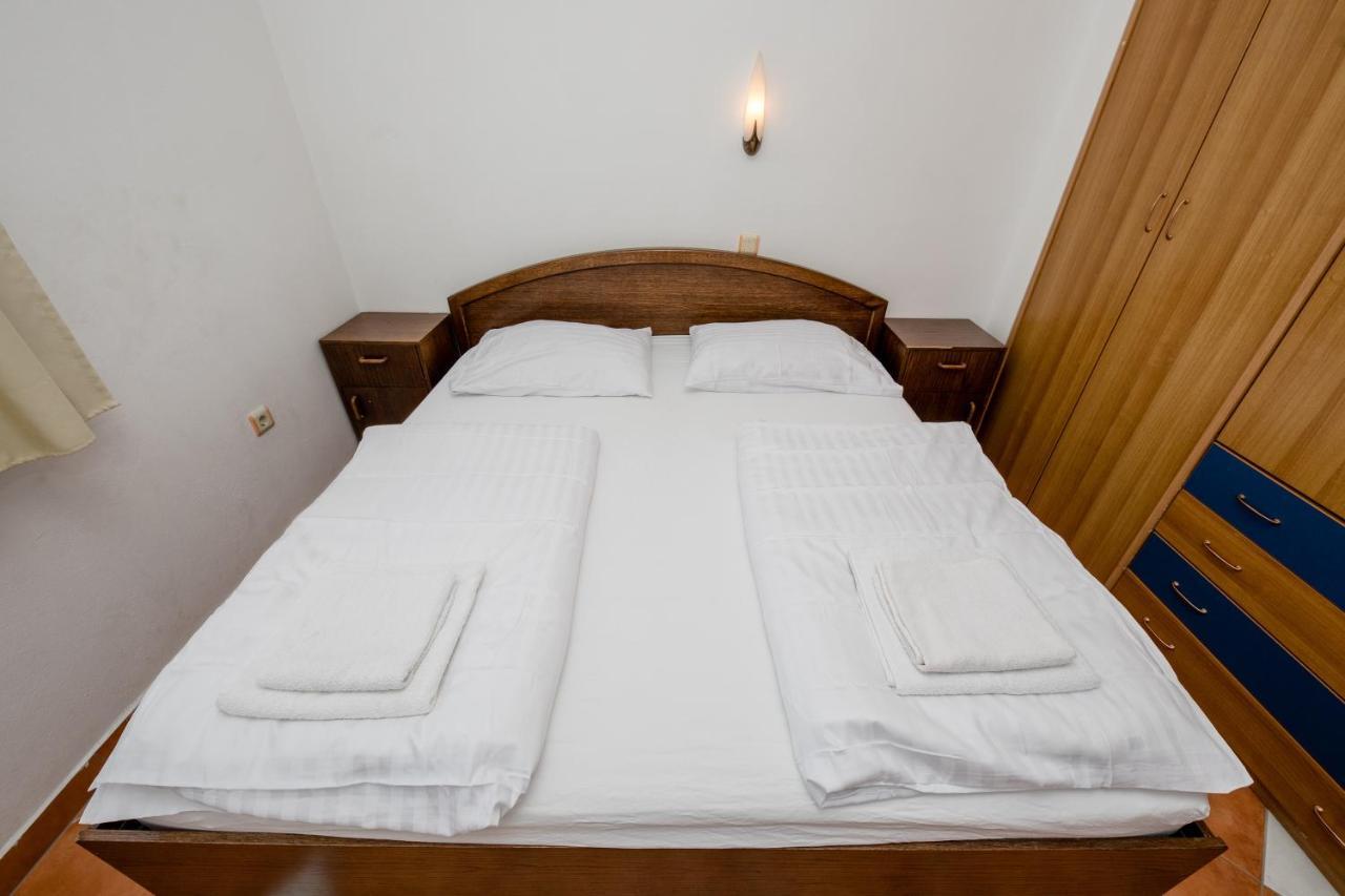 Apartments And Rooms By The Sea Supetarska Draga - Gornja, Rab - 11579 Eksteriør billede
