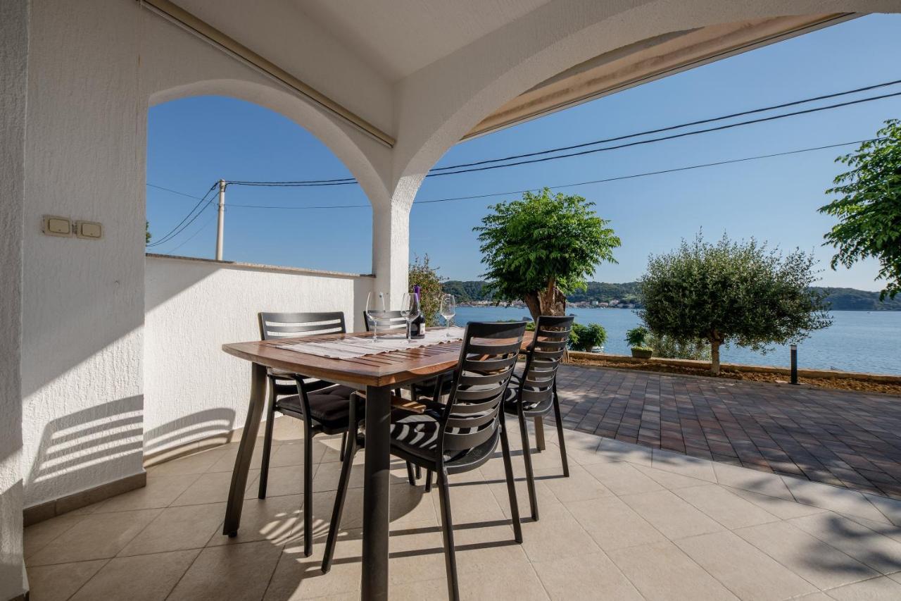 Apartments And Rooms By The Sea Supetarska Draga - Gornja, Rab - 11579 Eksteriør billede