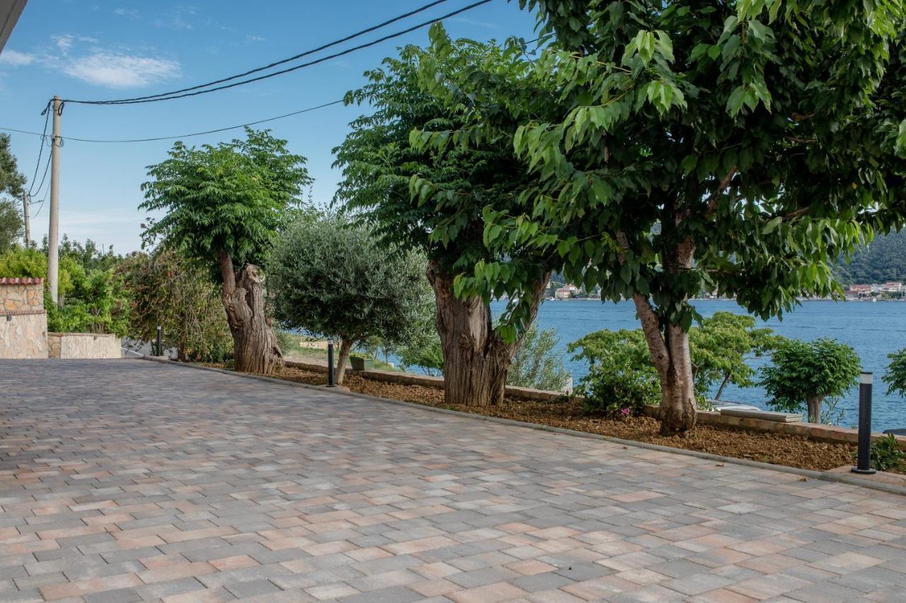 Apartments And Rooms By The Sea Supetarska Draga - Gornja, Rab - 11579 Eksteriør billede