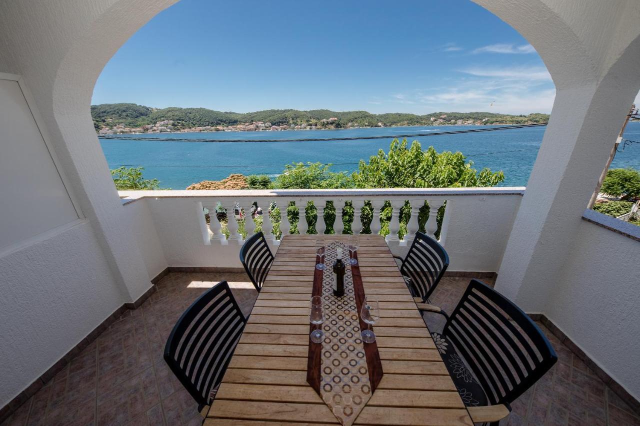 Apartments And Rooms By The Sea Supetarska Draga - Gornja, Rab - 11579 Eksteriør billede