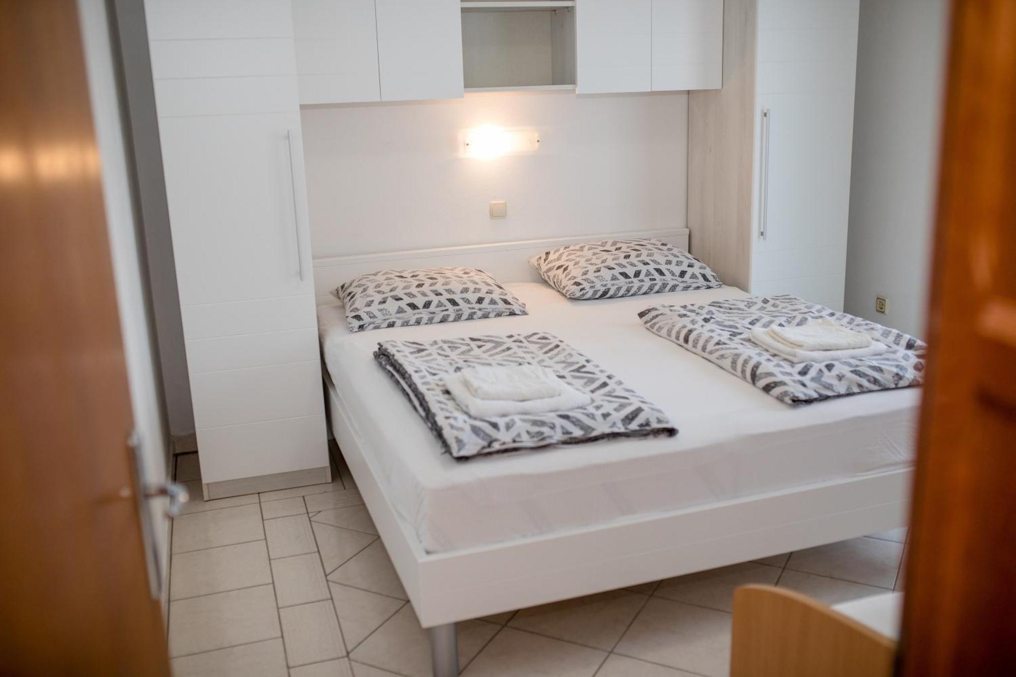 Apartments And Rooms By The Sea Supetarska Draga - Gornja, Rab - 11579 Værelse billede