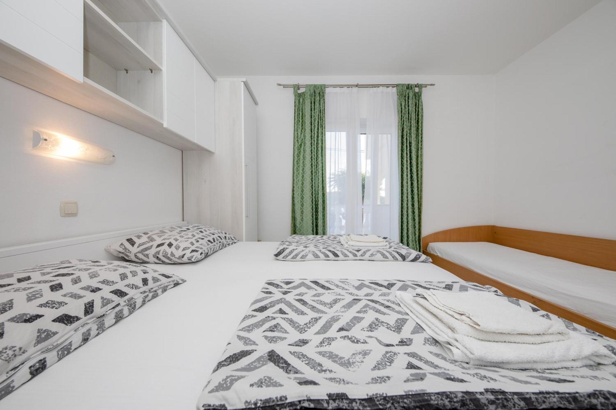 Apartments And Rooms By The Sea Supetarska Draga - Gornja, Rab - 11579 Værelse billede