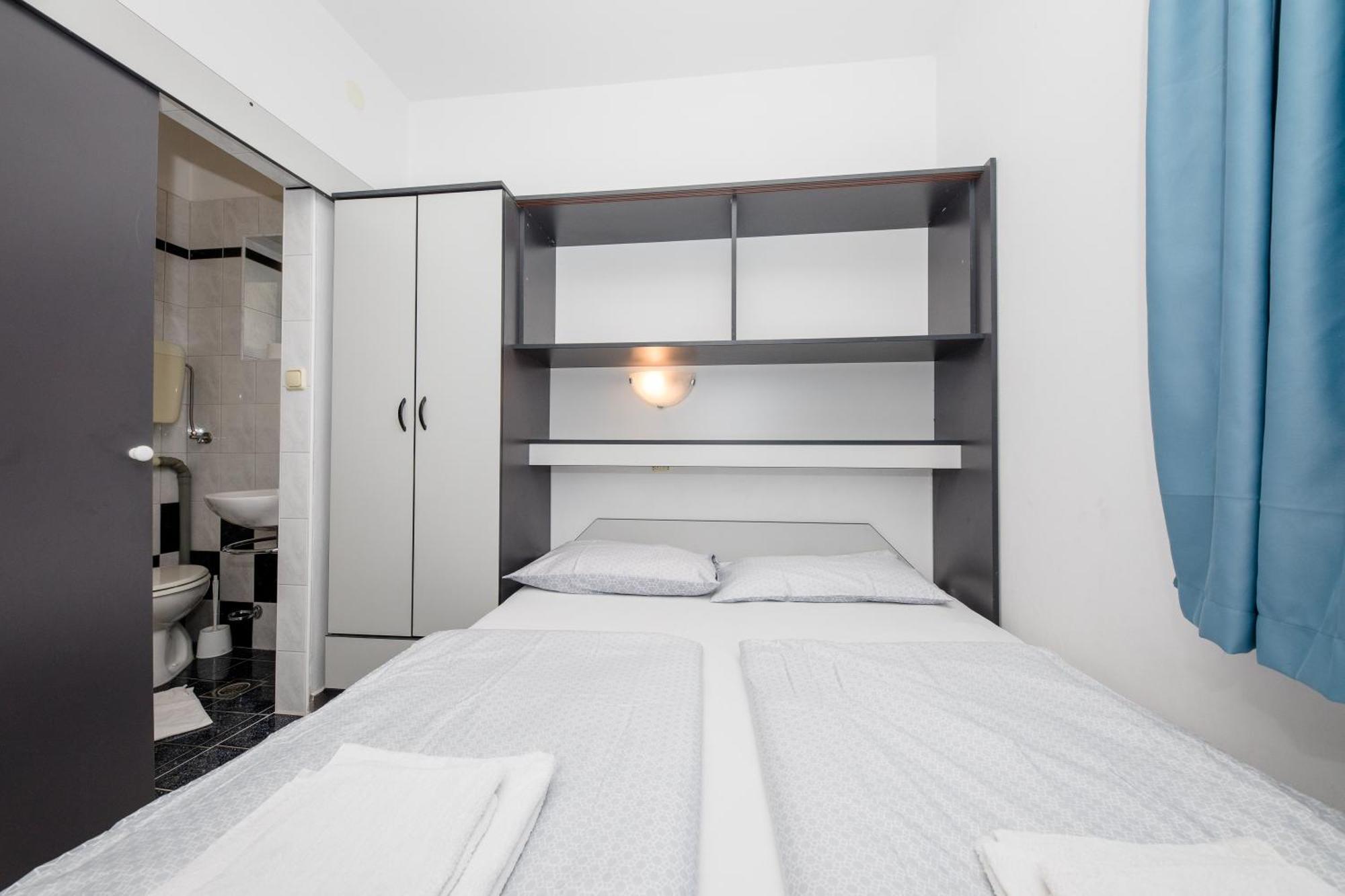 Apartments And Rooms By The Sea Supetarska Draga - Gornja, Rab - 11579 Værelse billede